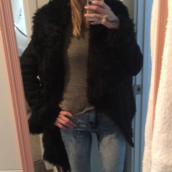 Rare UNIF Chelsea faux shearling coat xs - Picture 4 of 5